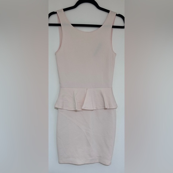 ⭐️ Zara Trafaluc Collection Light Pink Bodycon Peplum Stretch Dress Size Medium - Picture 1 of 6